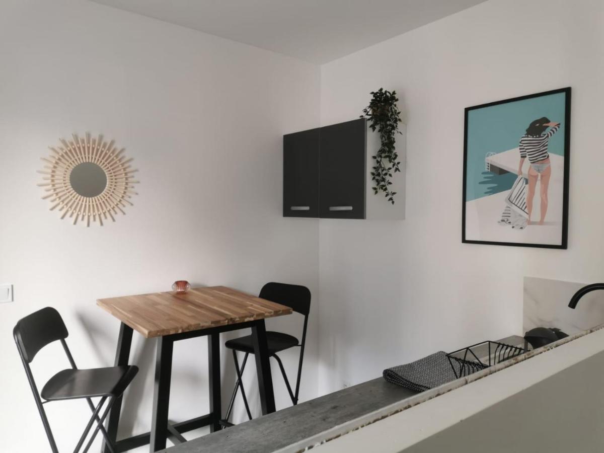 Studio Cosy Et Renove A 2 Pas Gare Reims Centre - Rue Apartment ภายนอก รูปภาพ