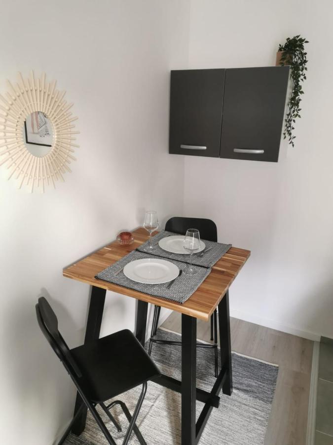 Studio Cosy Et Renove A 2 Pas Gare Reims Centre - Rue Apartment ภายนอก รูปภาพ